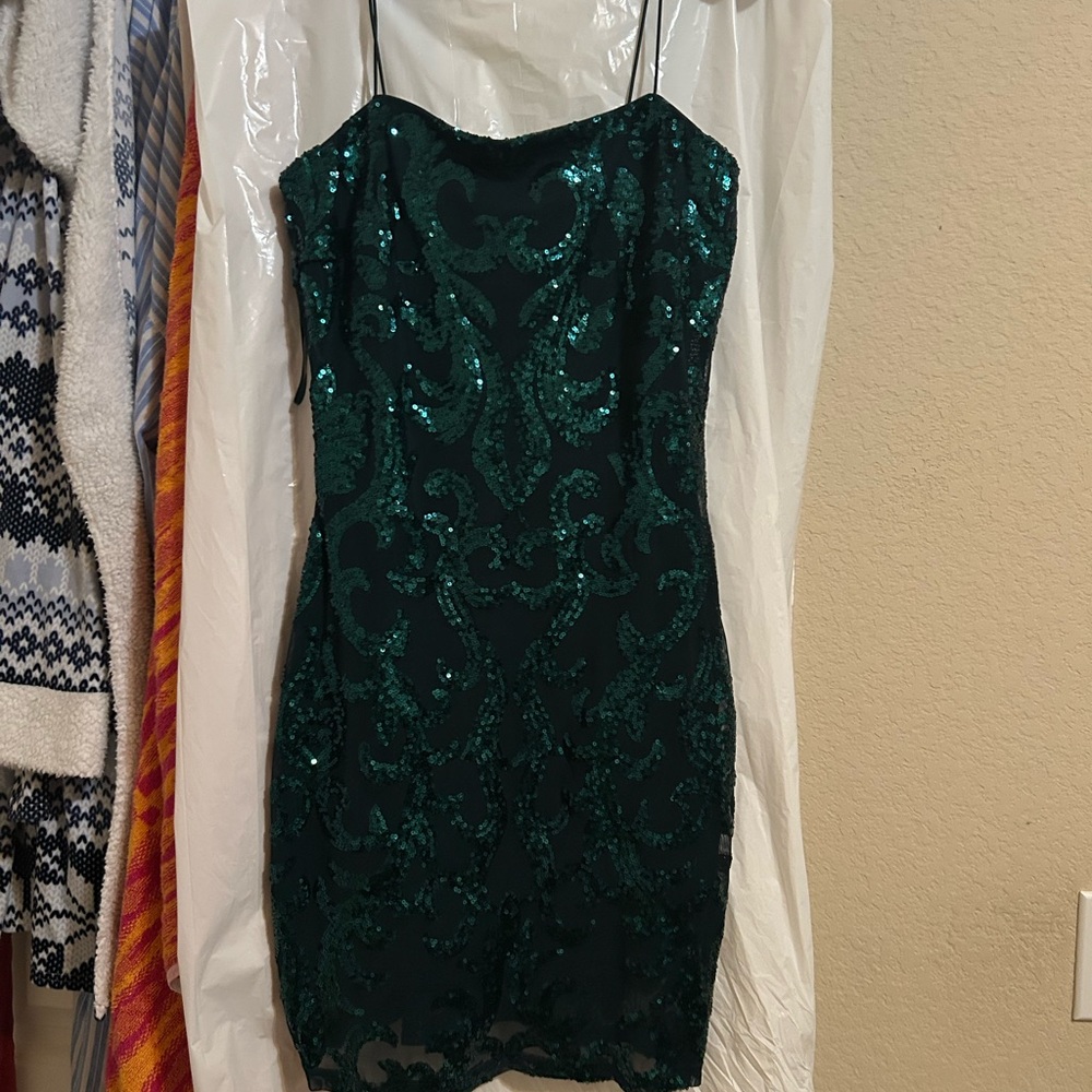 Elegant Green Sequin Dress